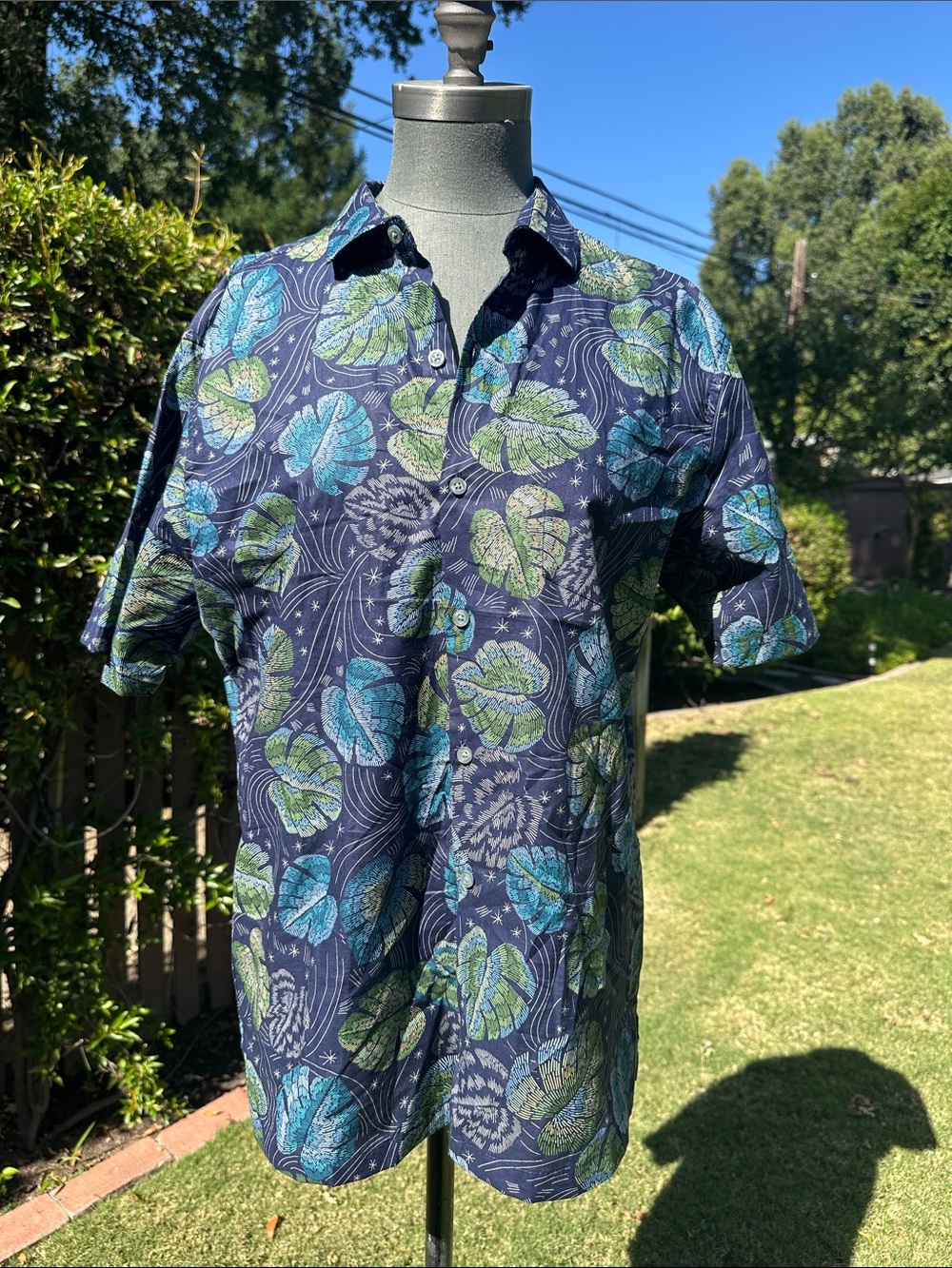 Men’s Tori Richard Navy Blue Tropical Leaf Print Button-Down Shirt